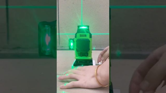 Laser lines working separately -- Suitable for both overall and part line projections and layouts. смотреть онлайн