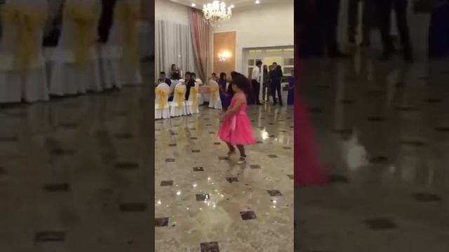 Аружан как она танцует красиво смотреть онлайн