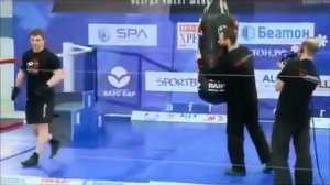 Дзамболат Цориев  Сила удара 1083кг