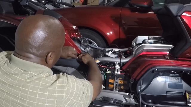 How to install side LED lights on 2018+ Goldwing смотреть онлайн