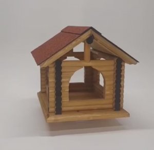 кормушка для птиц и белок.