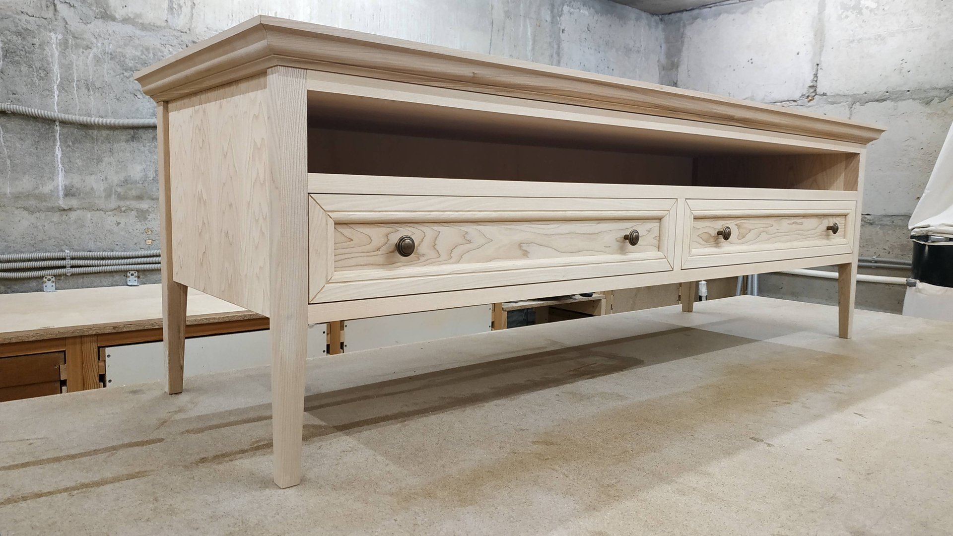 Изготовление ТВ консоли из ясеня смотреть онлайн