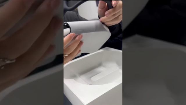 Распаковка роскошных AirPods Max