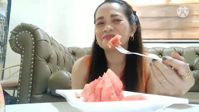 My daily habbit  now is eating fruits/  Health Benefits of Water melon @lovelylyn1671