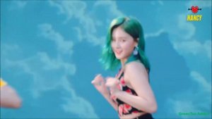 [New!] MOMOLAND NANCY - 'BROKENHEARTED' FMV
