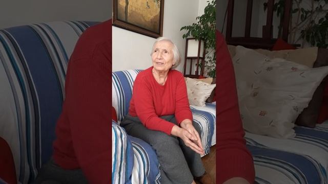 Баба Славка пее "Когато бях овчарче" смотреть онлайн