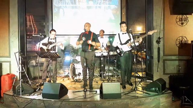 Concierto en LUSTRA BAR - Stand by me смотреть онлайн