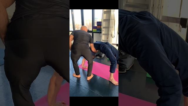 Чего бы ты не ожидала, все окажется гораздо лучше…
УЛЫБАСАНА | РАДОСТЬ | МОСТИК | ЙОГА смотреть онлайн