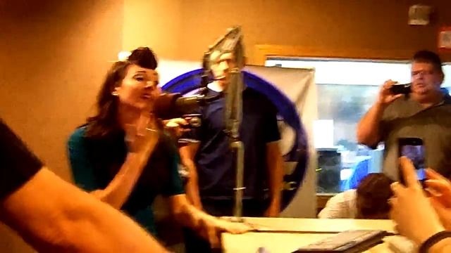 BrokenHearted Karmin Live Q92 смотреть онлайн