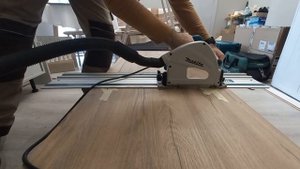 Кухня угловая #6 (2024). Монтаж компактной угловой кухни с антресолями без ручек.