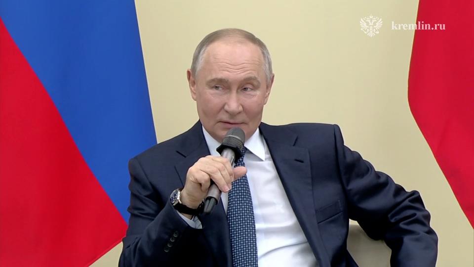 Путин заявил, что внедрение ИИ не приведет к повышению безработицы