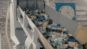 Высокопроизводительная дробилка для измельчения ПЭТ-бутылки SLF-1550 производительностью до 1000кг/ч