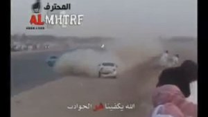 Копия видео "Безбашенный арабский дрифт Saudi drift crashes"