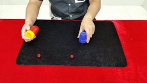 фокус с цветными колпачками