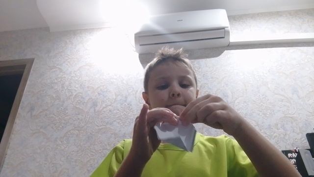 как сделать тюльпан чтобы подарить маме
оригами тюльпан без клея но с ножницами