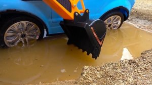 Сеня и сборник Веселых историй про Машинки