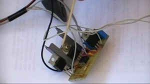 Интересный девайс (Маленькая девочка спаяла магнитный левитатор)(magnetic levitator)