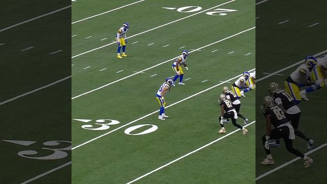 Taysom Hill catches for a 21-yard Gain vs. Los Angeles Rams