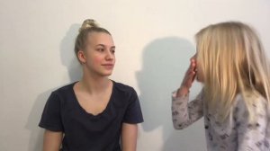 ВИДЕО С СЕСТРОЙ??? СЕСТРА ДЕЛАЕТ МНЕ МАКИЯЖ