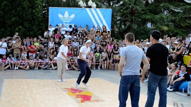 YALTA SUMMER JAM 11 popping BOOGIE_D   ANNLOCK    vs    NIXON  DRE 10