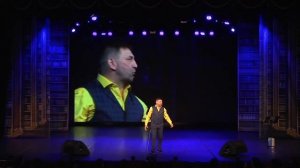 Раиль Садриев читает стихотворение Нияза Акмала.