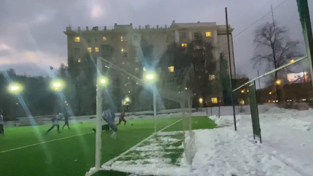 24.11.2024, г. Москва, стадион "Кунцево", товарищеская игра. Нереализованный пенальти "Кунцево".