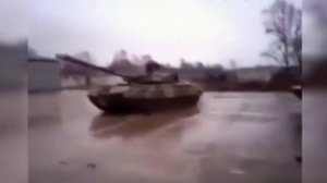 дрифт на танке мем
