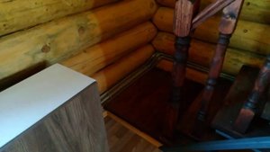 Лестница в доме из бревна/ Отделка дома из сруба под ключ/ Как провести отделку/