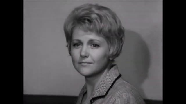 Наталья ван Домбург / М. Таривердиев "Двое в кафе" из к/ф "17 мгновений весны" смотреть онлайн