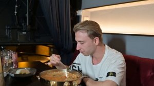 Челлендж СЪЕШЬ или ПЛАТИ / 3 Литра Том Ям за 30 минут