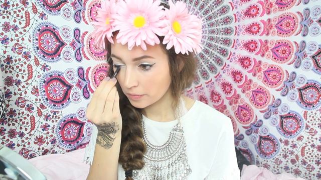 FESTIVAL MAKEUP LOOK ft. KYLIE JENNER GLOSS смотреть онлайн