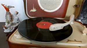 Кэто Джапаридзе :"Мы вышли в сад"," Я Вам не говорю"(старинный романс) ,С.А.Бабов(ф-но)