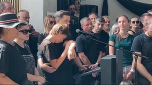 СКРЫЛИ ОТ НАС! На похоронах блогерши МотоТаня (Татьяна Озолина) мать потеряла сознание