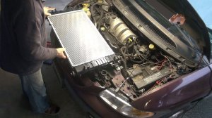1998 Dodge Grand Caravan Radiator Replacement. Замена радиатора