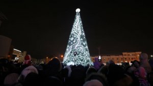 Огни первой в стране новогодней елки зажглись в Якутске