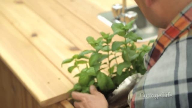 Building Your Own Cottage Bar Cart смотреть онлайн