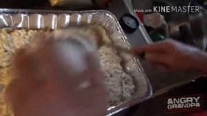 Злой дед готовит пирог