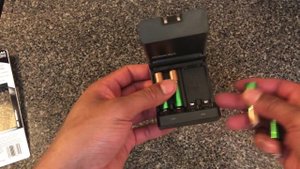 Duracell Battery Charger with Rechargeable AA and AAA batteries UNBOXING