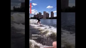 Агата Муцениеце и Иван Чуйков весело проводят время на Москве-реке.