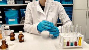 Химия в цвете. Качественные реакции с ионами железа. Февральская естественно-научная программа 2024