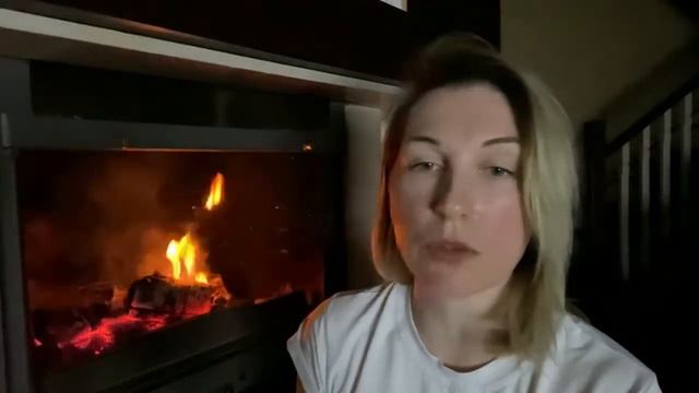Наталья Калинина"Призрачный остров" читает читает студентка Gogol-school Юлия Архипова.