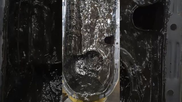 Вот что бывает с маслом в двигателе когда внутрь двигателя попадает вода! смотреть онлайн