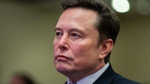 «Плодитесь и размножайтесь»: Илон Маск судится за детей с бывшей возлюбленной