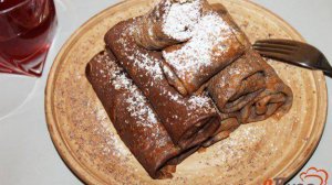 Шоколадные блины с вареной сгущенкой и бананом