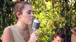 Miley Cyrus   The Backyard Sessions   'Jolene'