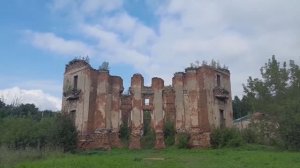 Заброшенная усадьба Подмосковья Демидовых-Мещерских ч.1. Руины архитектурного шедевра. Флигель-почта