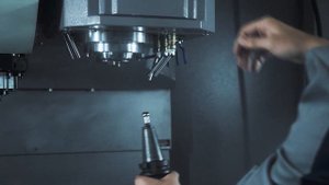 Обзор вертикального обрабатывающего центра SINO V8P