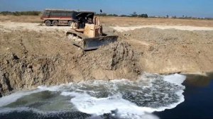 Строительство, засыпка, расширения дороги, один из прошлых объектов