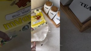Лаваш с брынзой и зеленью на сковороде