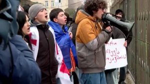 Грузинская оппозиция призвала детей к участию в митингах